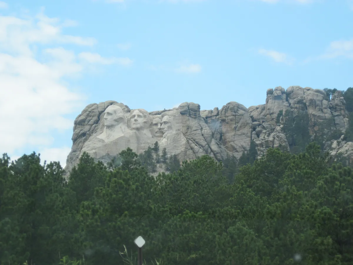 WEST2009_D13_MountRushmoreNM_002.jpg