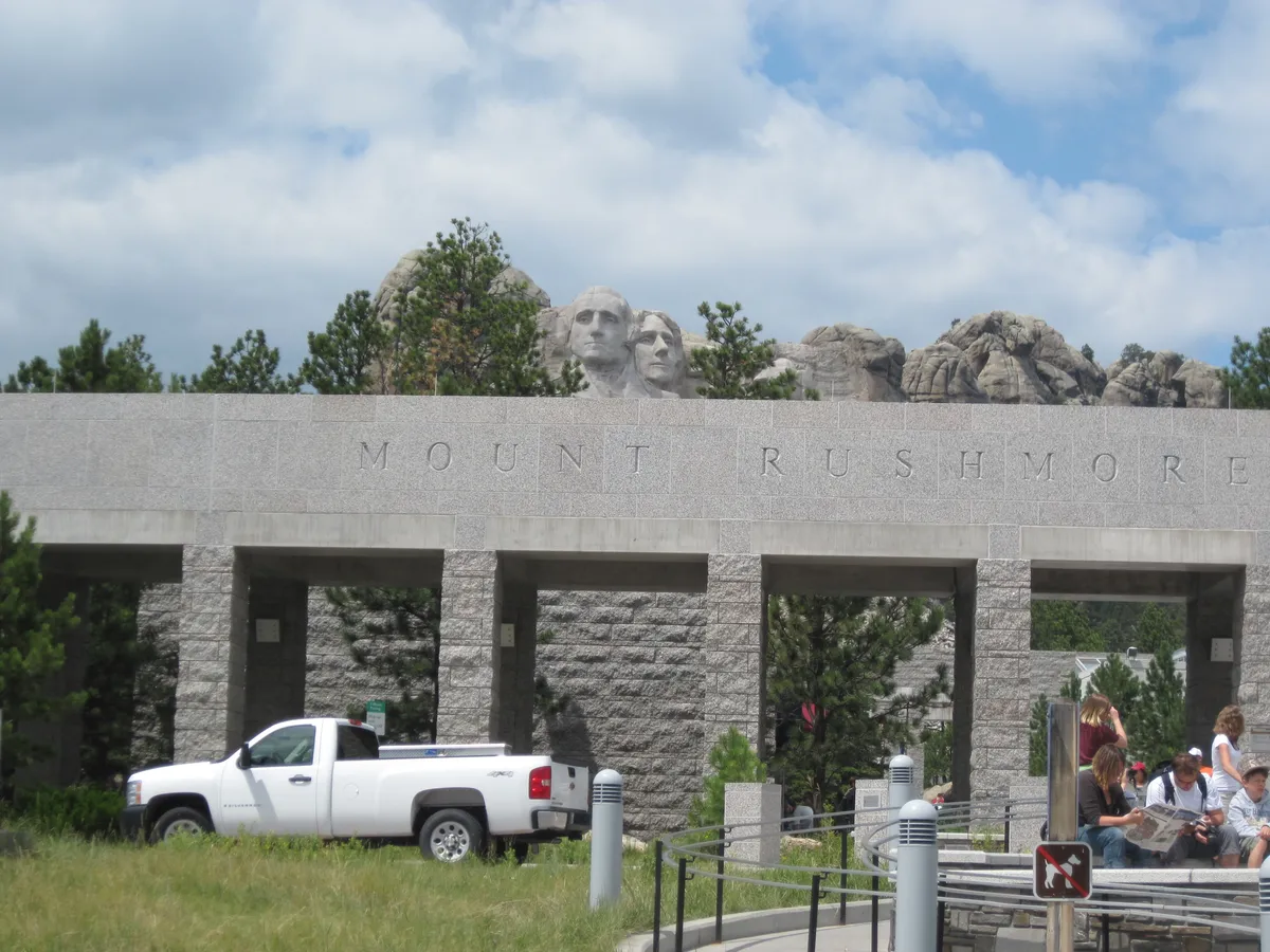 WEST2009_D13_MountRushmoreNM_005.jpg